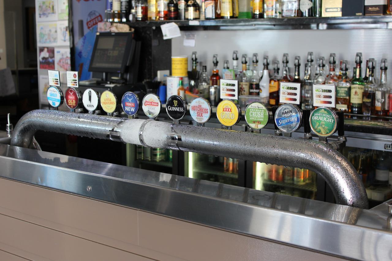 Beach Hotel Burnie Ngoại thất bức ảnh